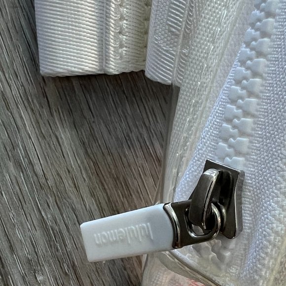 NWT White/Vapor Clear Logo lululemon Everywhere Belt Bag (EBB) - Picture 4 of 12